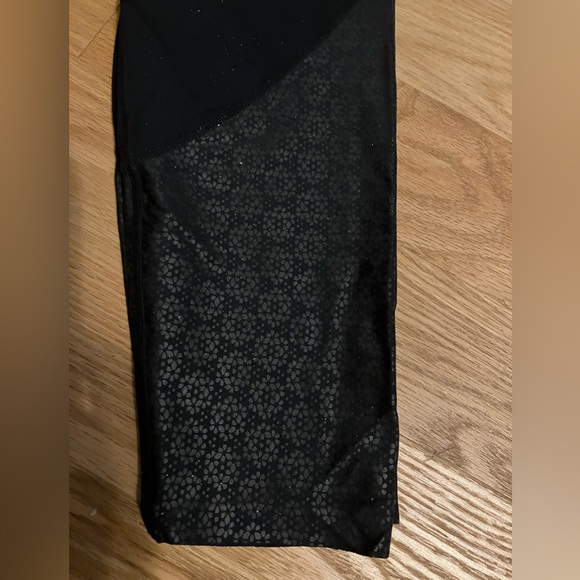 Zyia Luxe leggings with pockets! - Picture 3 of 3
